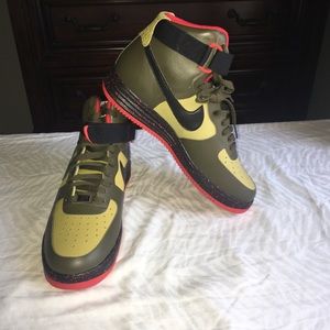 Men’s Sz 9 Nike Lunar Air Force One, Brand New.